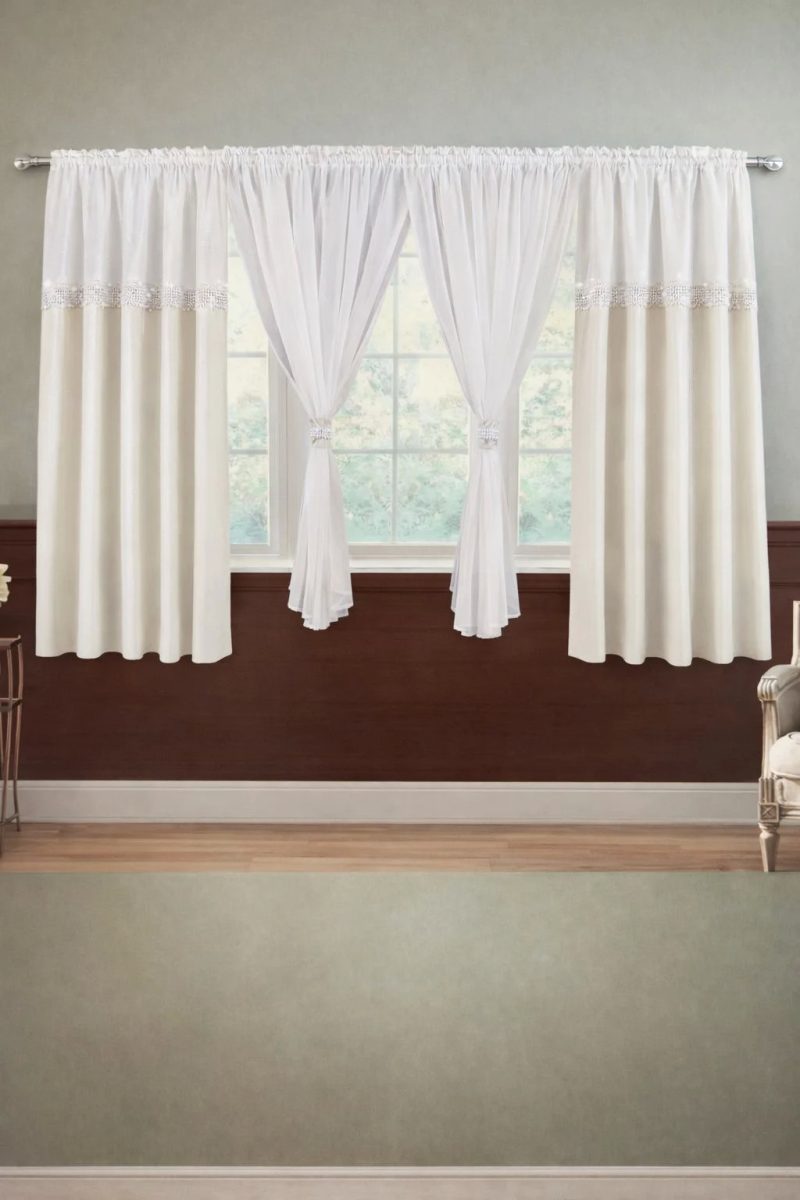 Set 2 x Draperii ( 150x180cm) + Perdea ( 400x180cm ) x116 Set 2 x Draperii ( 150x180cm) + Perdea ( 400x180cm ) x116