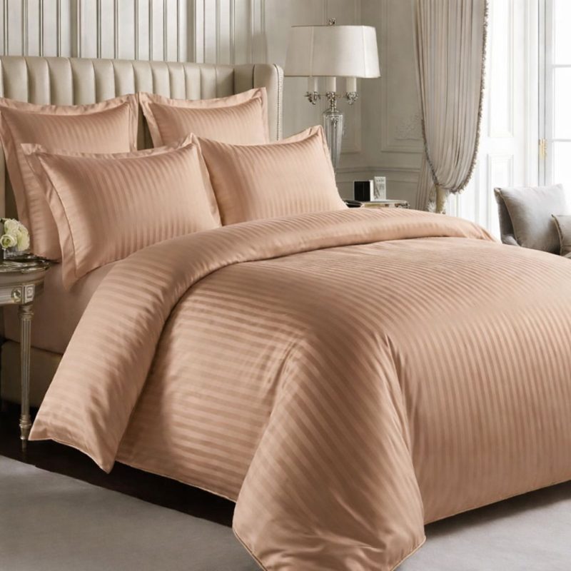 Lenjerie de Pat, Bumbac Damasc 100%, 2 Persoane, 4 Piese King Size - Maron Lenjerie de Pat, Bumbac Damasc 100%, 2 Persoane, 4 Piese King Size - Maron